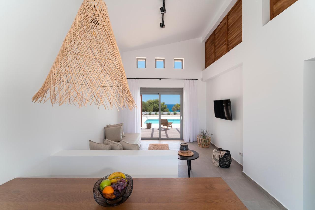 Terra D'Oro Sea View Villa With Private Pool คิโอตาริ ภายนอก รูปภาพ
