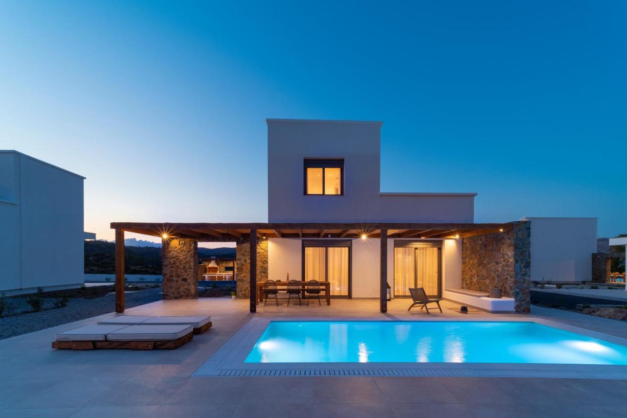 Terra D'Oro Sea View Villa With Private Pool คิโอตาริ ภายนอก รูปภาพ
