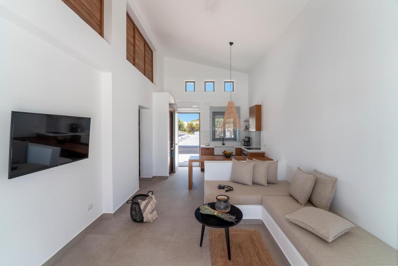 Terra D'Oro Sea View Villa With Private Pool คิโอตาริ ภายนอก รูปภาพ